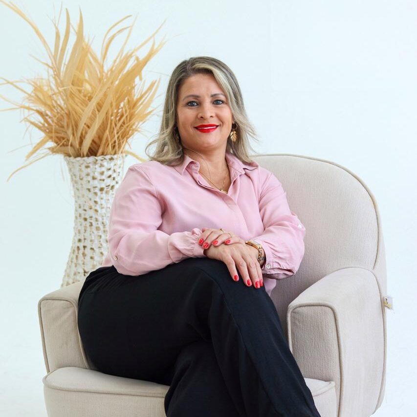 terapeuta especializada em Terapia de Reprocessamento Generativo (TRG)